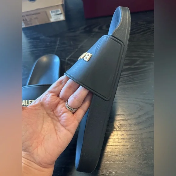 Authentic Balenciaga Black Pool Slides - Picture 3 of 8